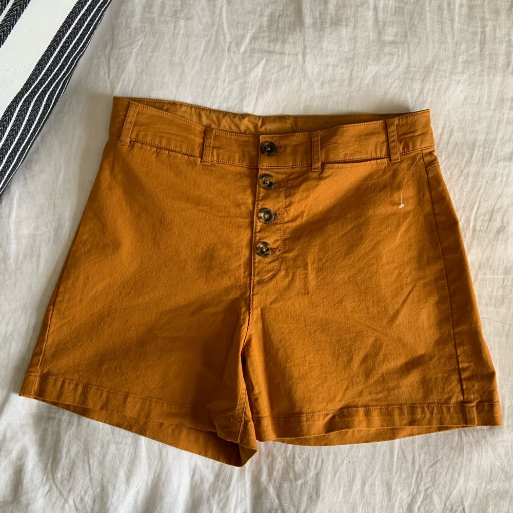 NWOT Old Navy high rise shorts